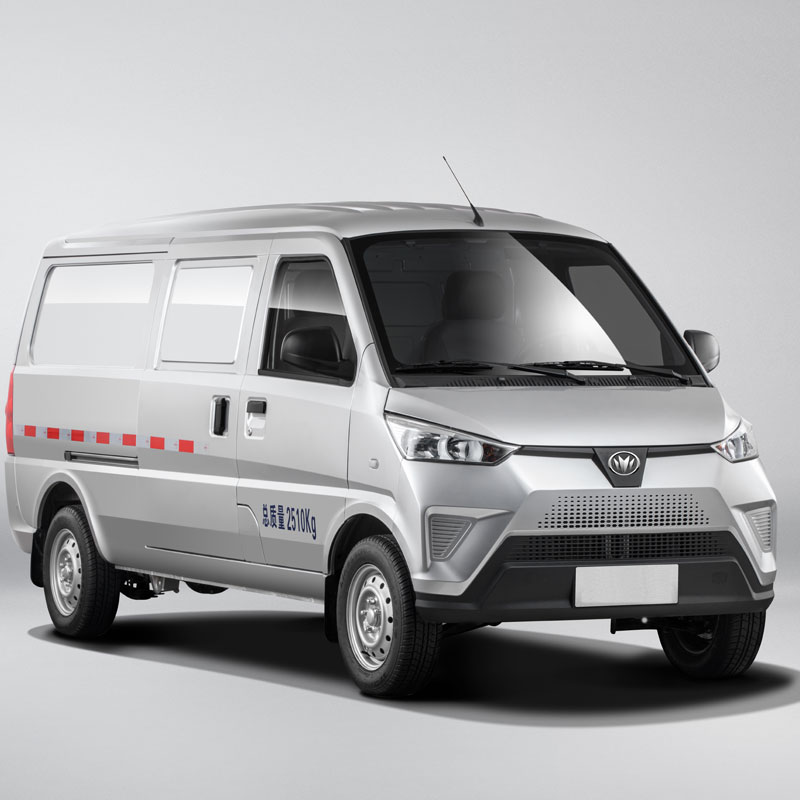 Ano ang mga pakinabang ng electric minivan?